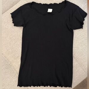 Vintage Johnny Seed Women’s Ruffle Edge Ribbed Black Top NWOT.